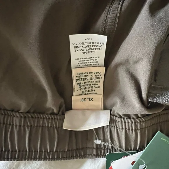 L.L Bean men’s Multisport pants. XL 28 inch inseam - Picture 10 of 13